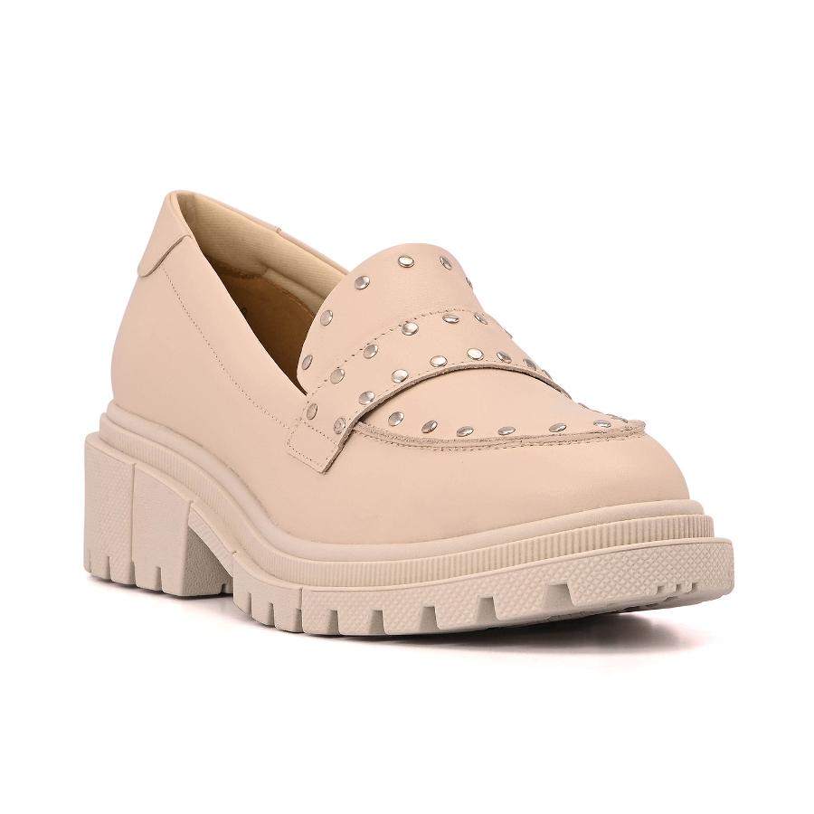 MOCASÍN BEIGE CON TACHAS