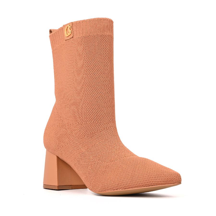 BOTA NUDE TIPO MEDIA