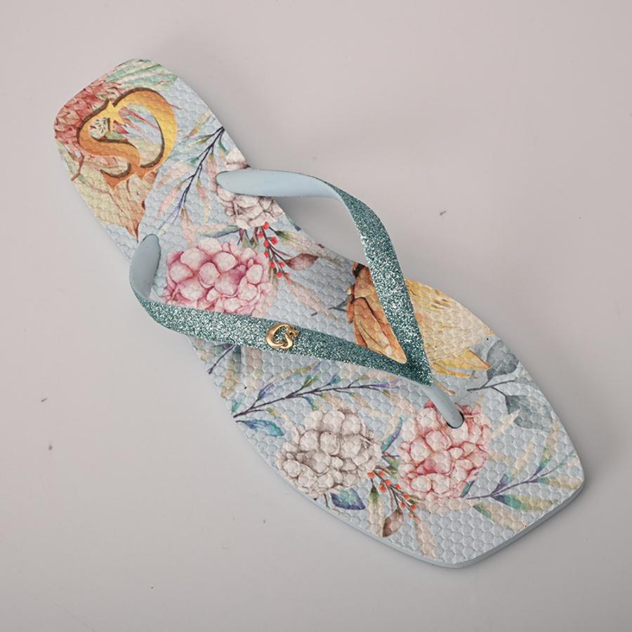 CHALA CELESTE CON ESTAMPADO DE FLORES