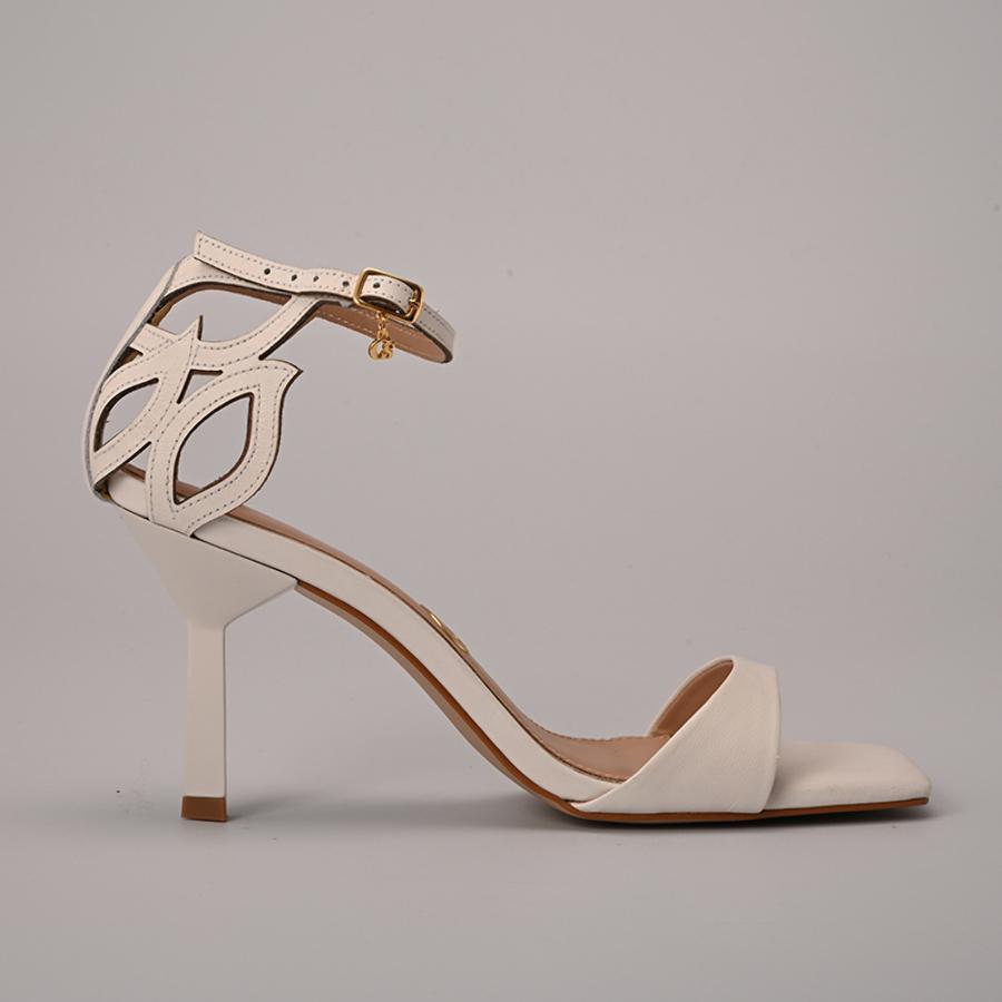 SANDALIA BLANCA CON DISEÑO