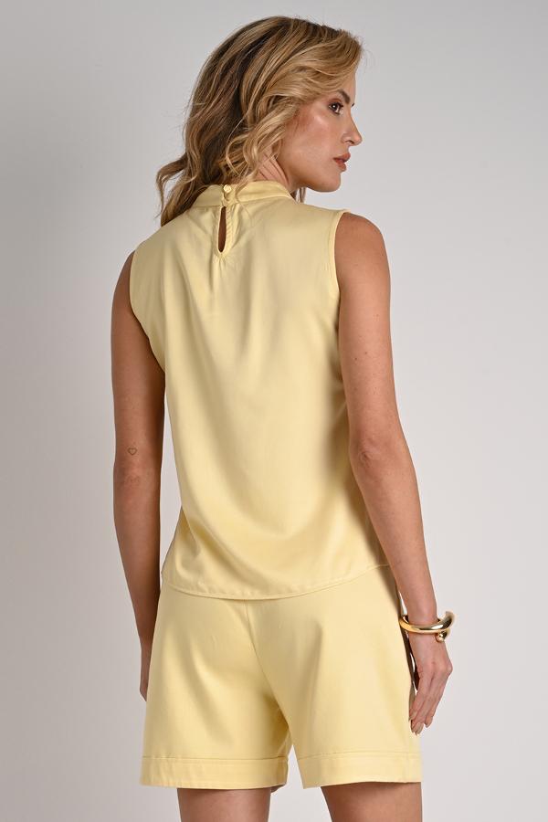 BLUSA GOLA ALTA COM TRANSPASSE