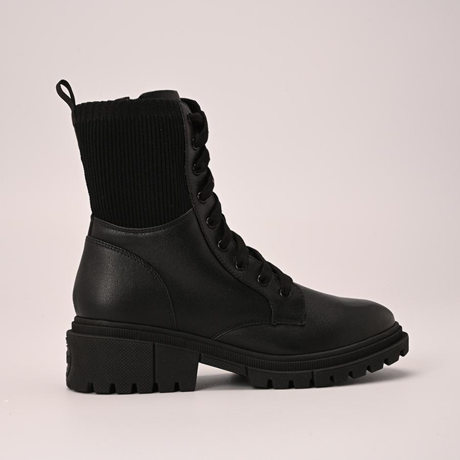 BOTIN NEGRO CON CORDONES