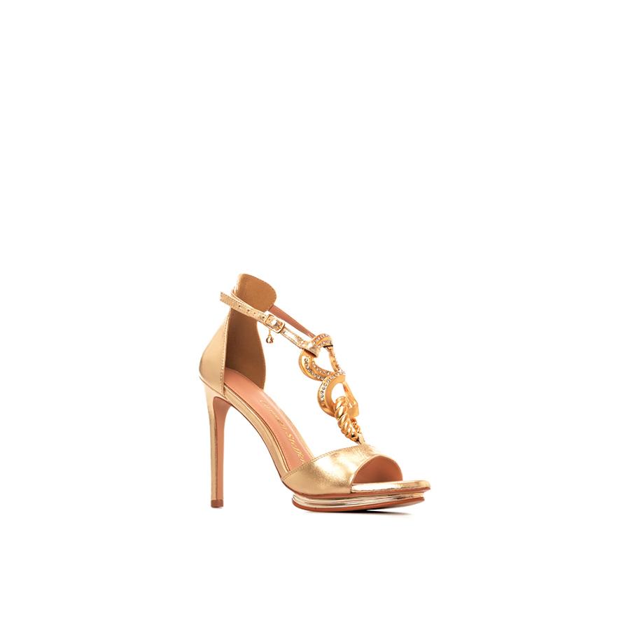 SANDALIA DORADA CON ACCESORIO