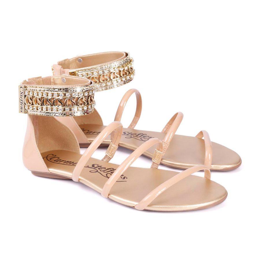 SANDALIA BEIGE CON TOBILLERA Y APLICACIONES