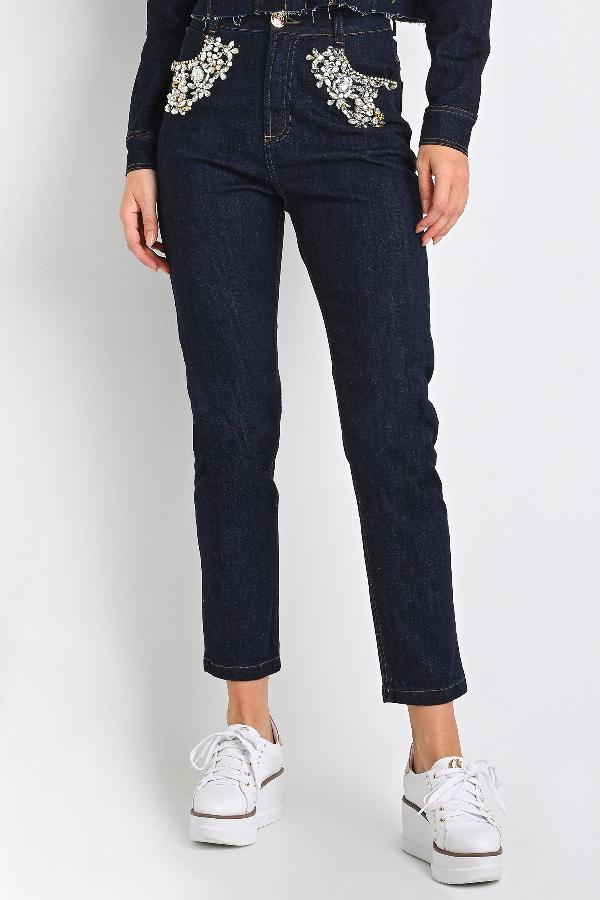 PANTALON DE MEZCLILLA CON APLIQUES