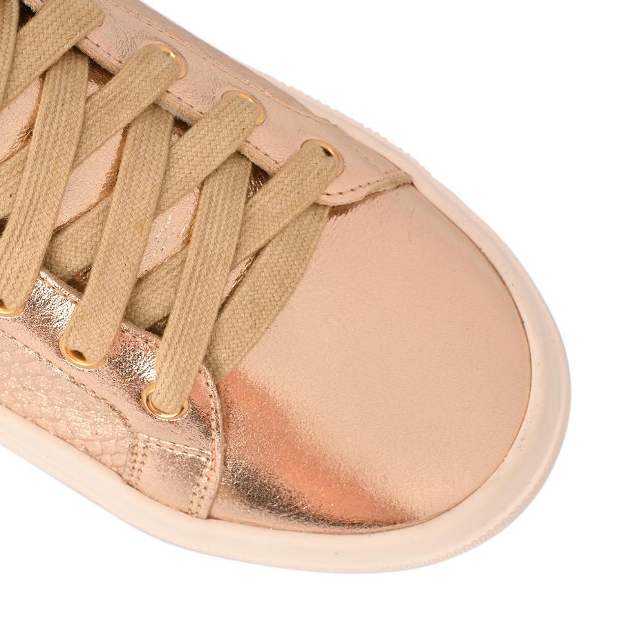 ZAPATILLA DORADA CON TEXTURA