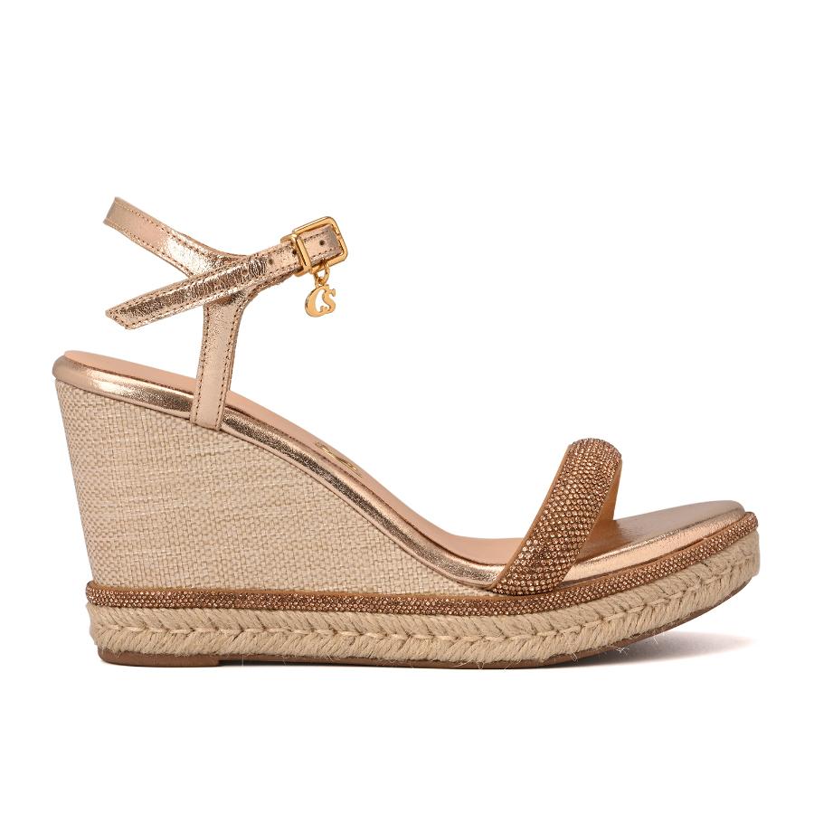 SANDALIA DORADA CON TERRAPLEN