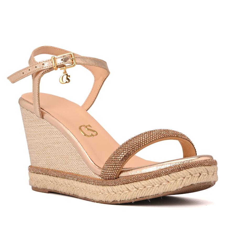 SANDALIA DORADA CON TERRAPLEN