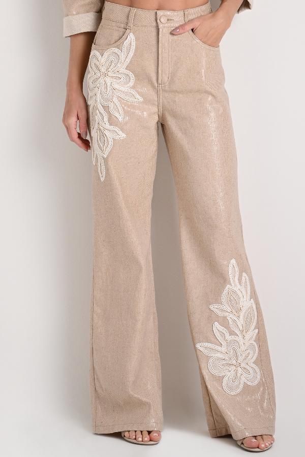 PANTALON BEIGE CON BORDADO