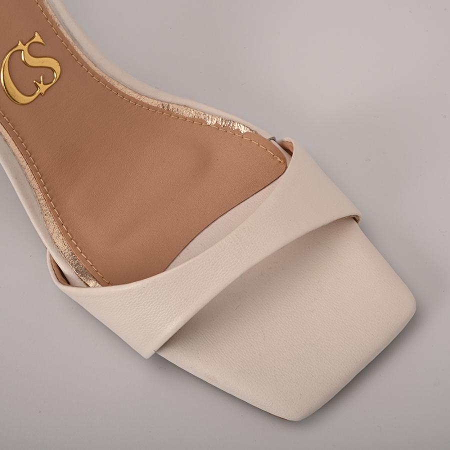 SANDALIA BLANCA CON DISEÑO