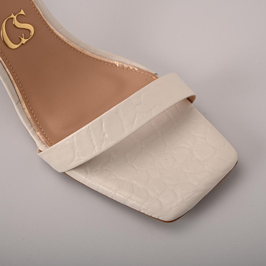 SANDALIA BLANCA CON TEXTURA