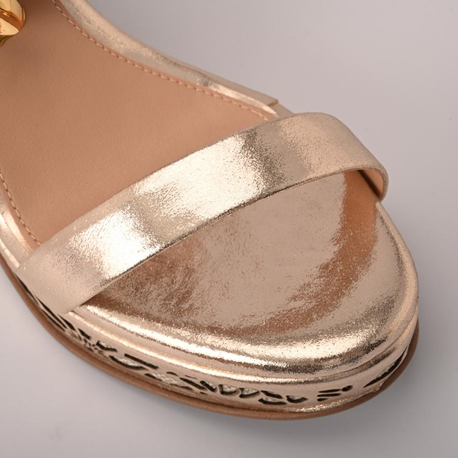 SANDALIA ANABELA DORADA CON TERRAPLEN