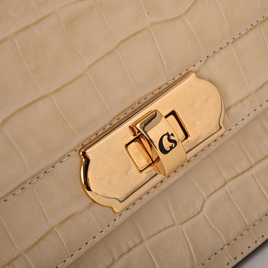 CARTERA BEIGE CON TEXTURA Y ACCESORIO