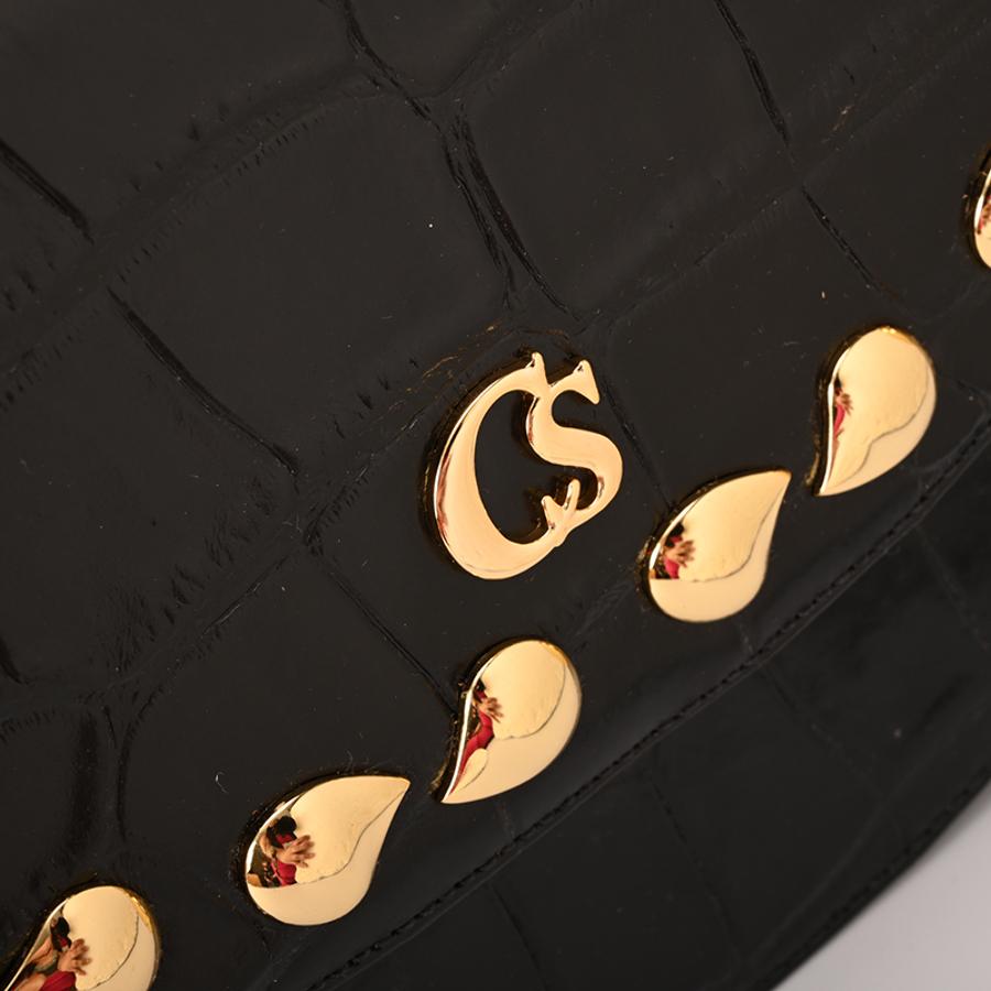 BANDOLERA CON TEXTURA Y ACCESORIOS