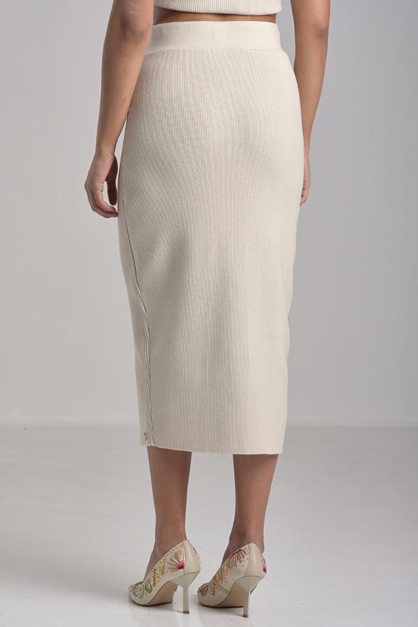 FALDA  BEIGE CON ABERTURA