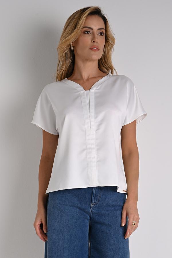 BLUSA DE CREPE COM DECOTE DIFERENCIADO