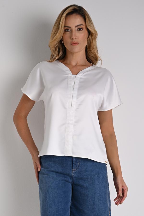 BLUSA DE CREPE COM DECOTE DIFERENCIADO