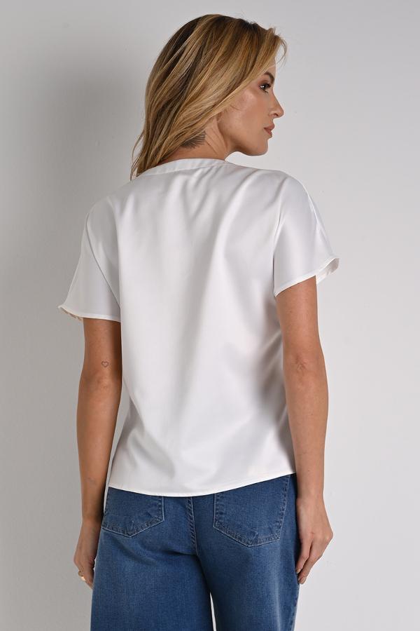 BLUSA DE CREPE COM DECOTE DIFERENCIADO