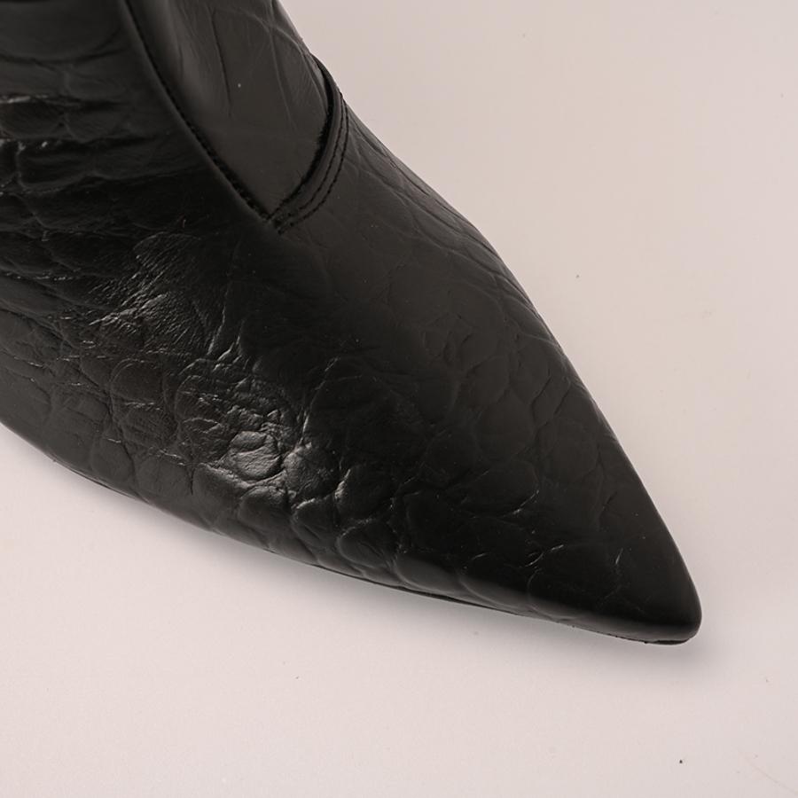 BOTA TEXTURIZADA CON PULSERA