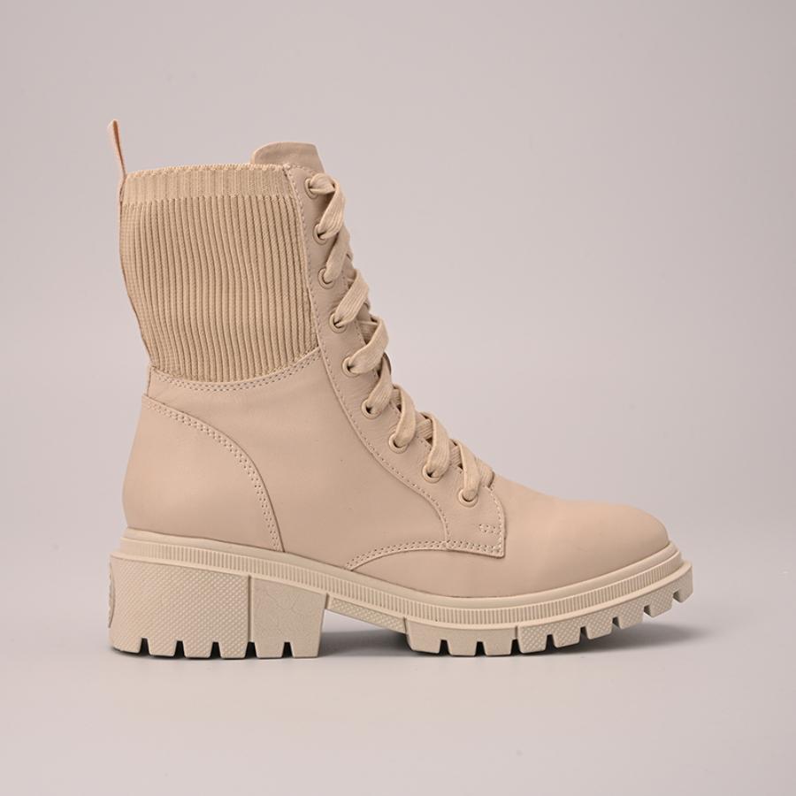 BOTIN OFF WHITE CON CORDONES