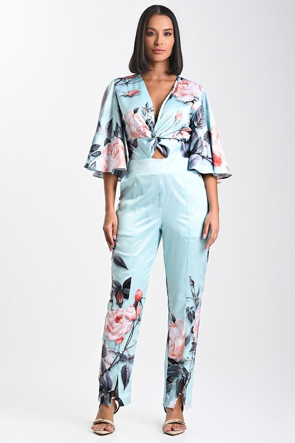 ENTERITO CUELLO V Y MANGAS CON VUELO