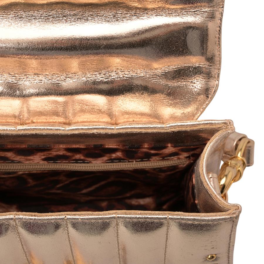 CARTERA DORADO CON TACHAS CS